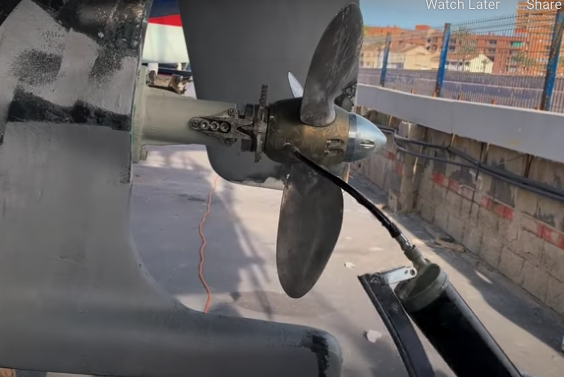 Servicing your feathering propeller - Greasing